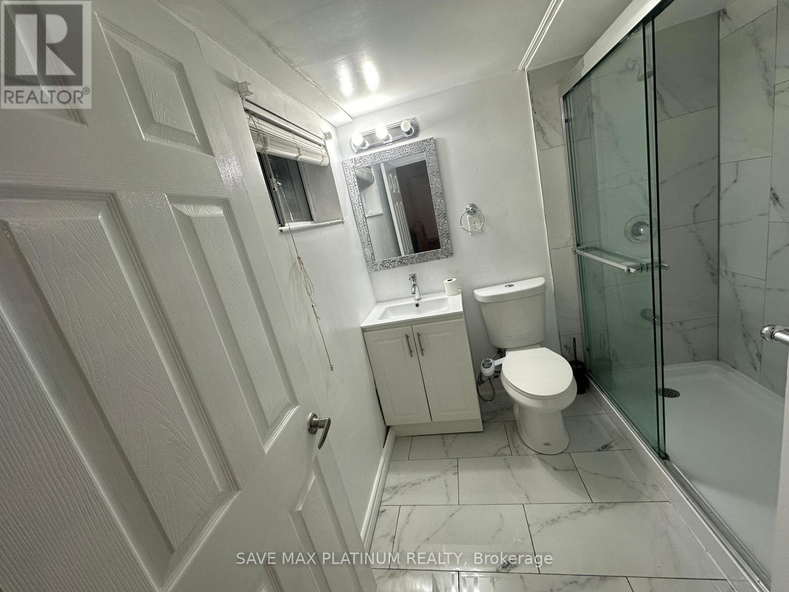 Bsmt - 111 Folkstone Crescent, Brampton, Ontario  L6T 3M6 - Photo 2 - W12512888