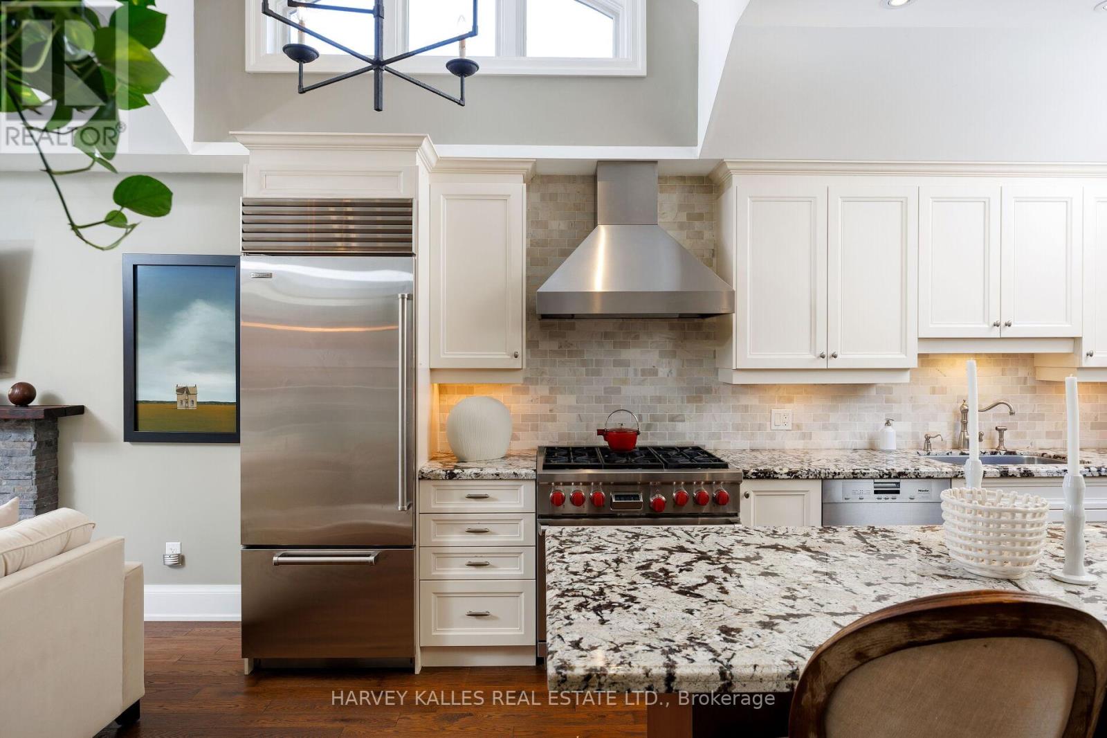 24 Cedarland Drive, Toronto, Ontario  M9A 2K2 - Photo 20 - W12512890