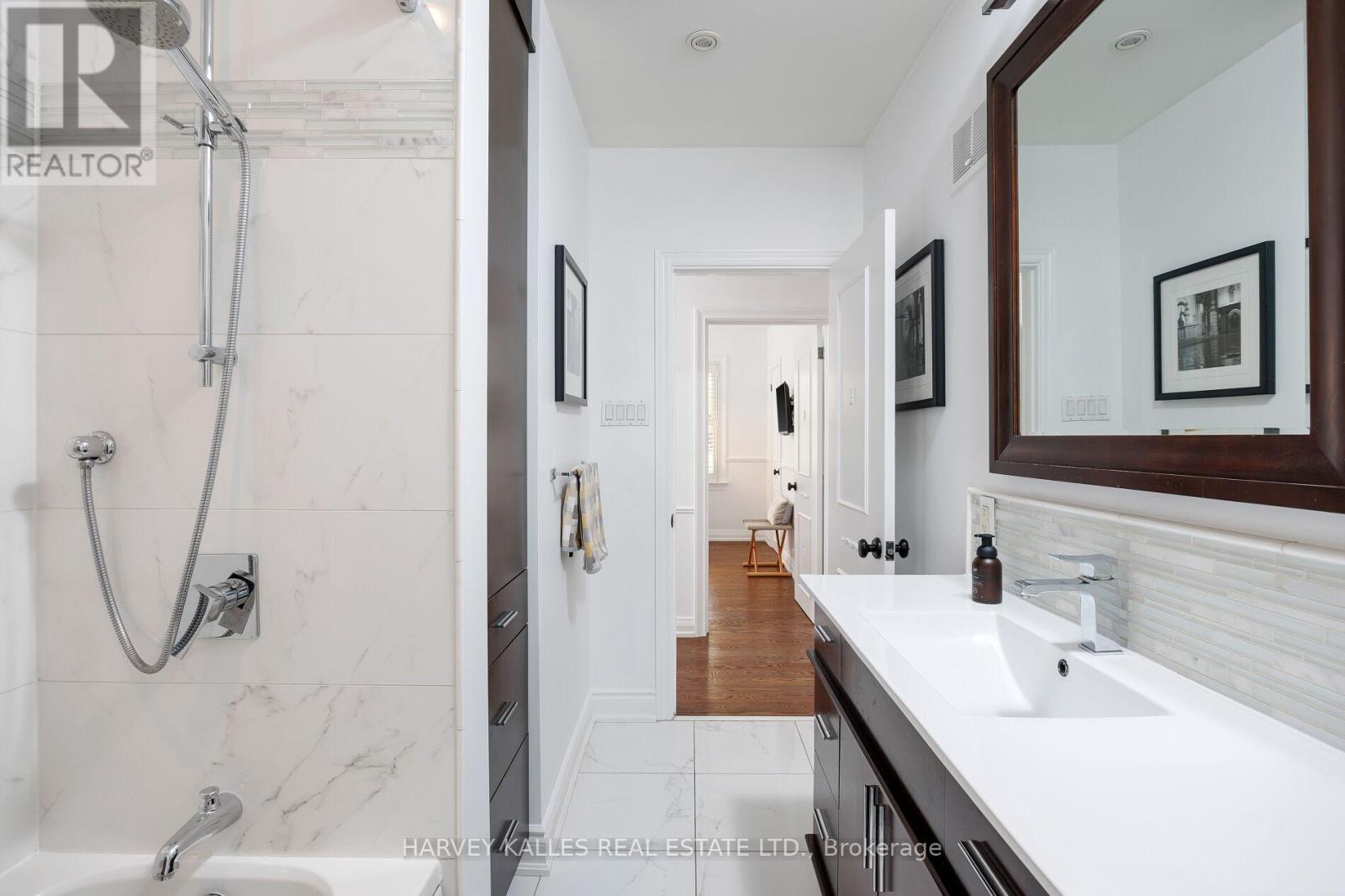 24 Cedarland Drive, Toronto, Ontario  M9A 2K2 - Photo 33 - W12512890