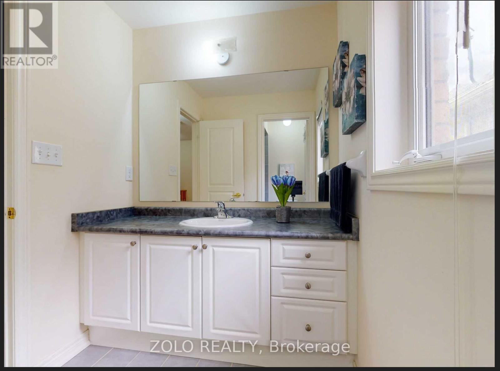 107 Thornbush Boulevard, Brampton, Ontario  L7A 4J9 - Photo 13 - W12512916