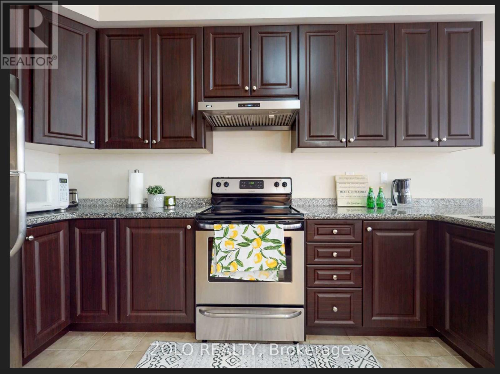 107 Thornbush Boulevard, Brampton, Ontario  L7A 4J9 - Photo 6 - W12512916