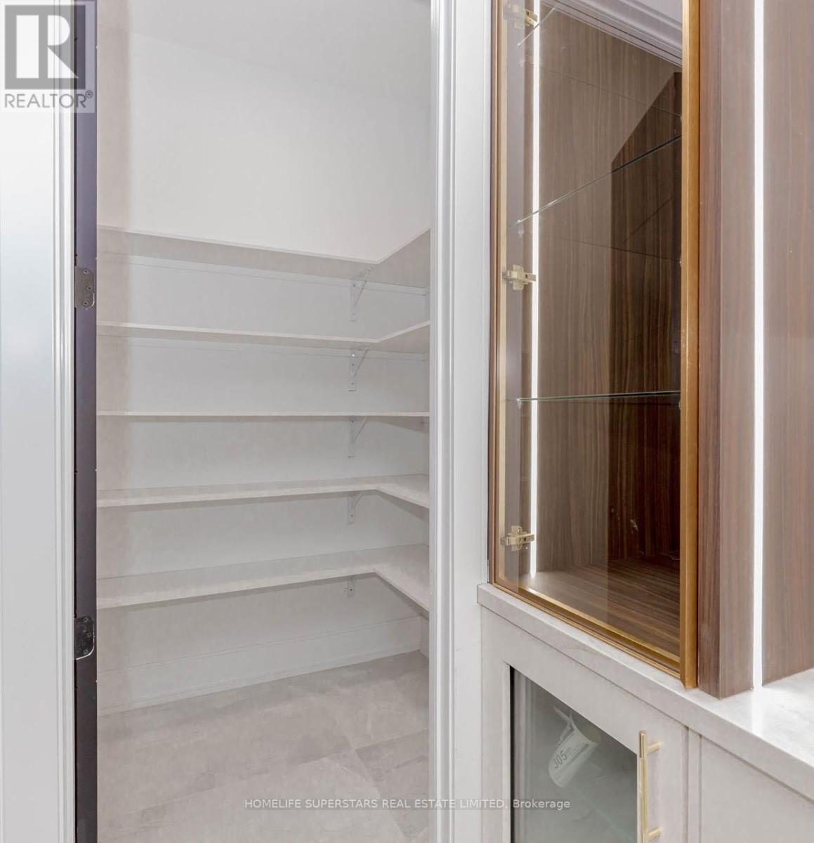 75 Silverstone Drive, Toronto, Ontario  M9V 3G4 - Photo 11 - W12512930