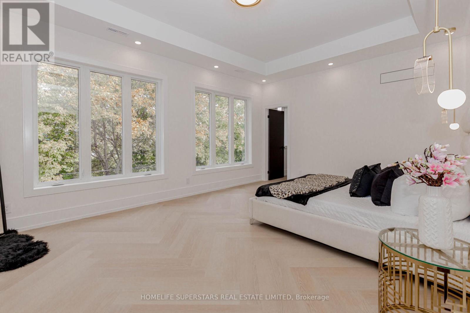 75 Silverstone Drive, Toronto, Ontario  M9V 3G4 - Photo 19 - W12512930