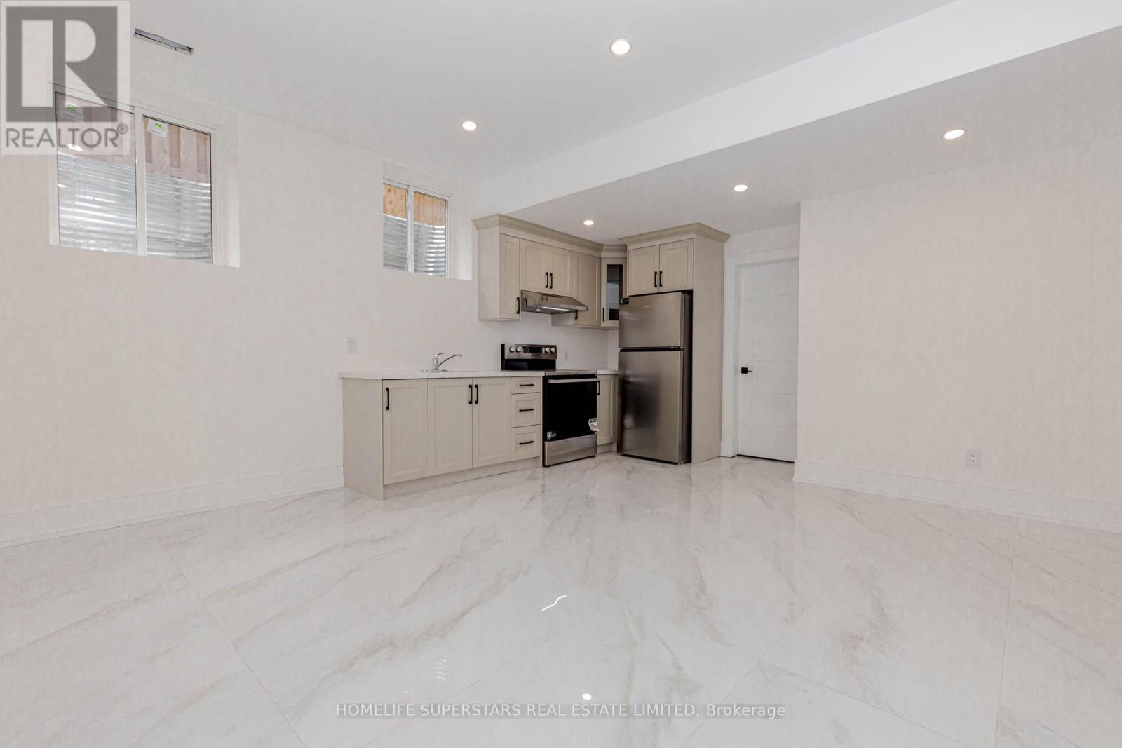 75 Silverstone Drive, Toronto, Ontario  M9V 3G4 - Photo 36 - W12512930