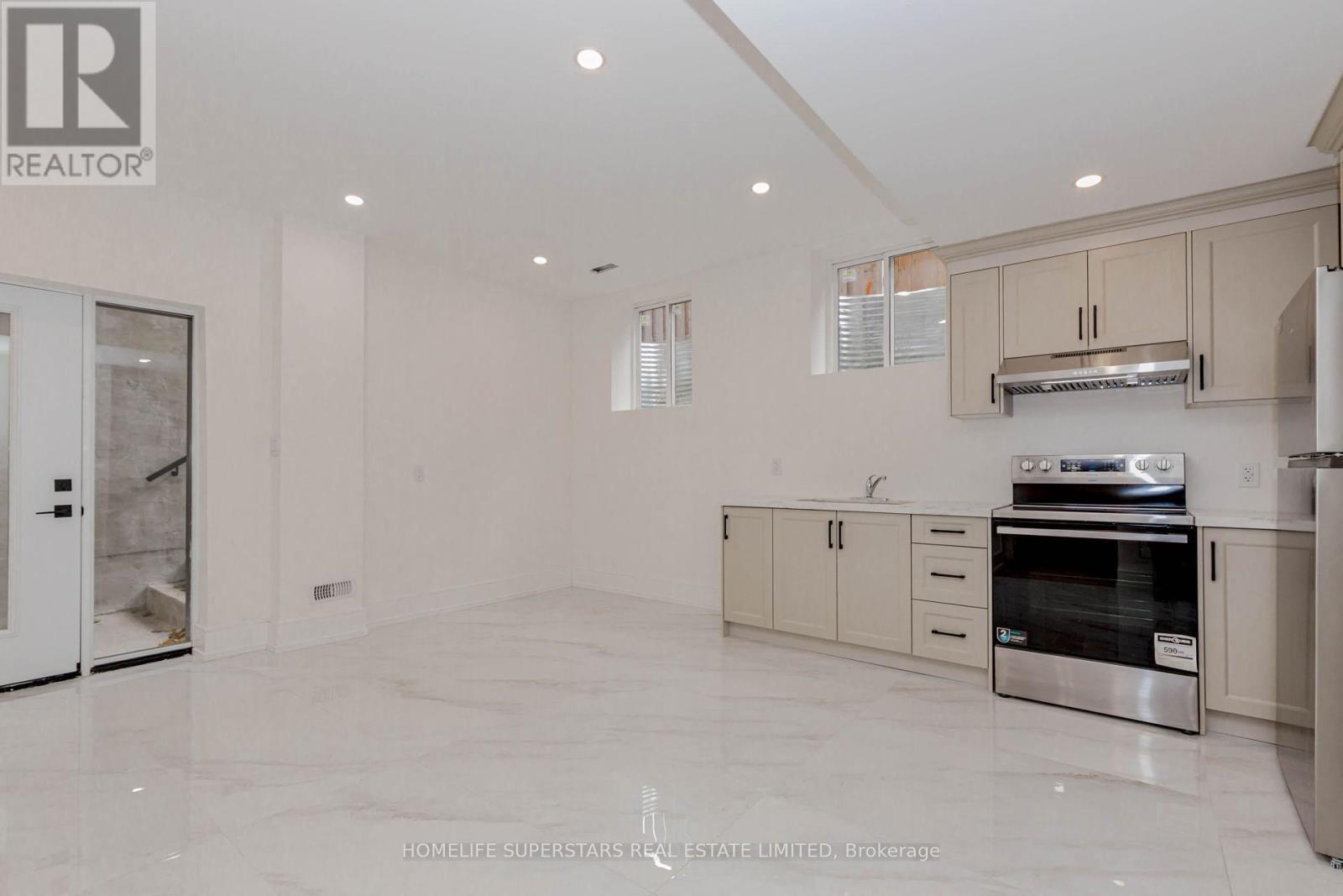 75 Silverstone Drive, Toronto, Ontario  M9V 3G4 - Photo 37 - W12512930