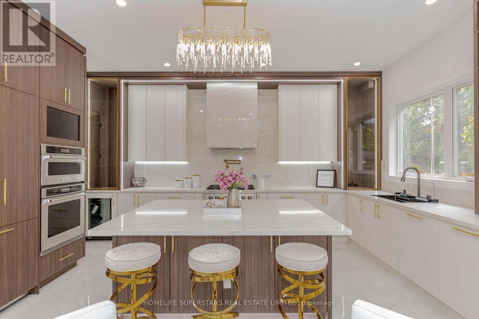 75 Silverstone Drive, Toronto, Ontario  M9V 3G4 - Photo 8 - W12512930