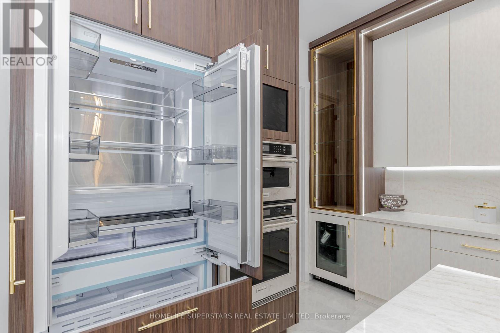 75 Silverstone Drive, Toronto, Ontario  M9V 3G4 - Photo 9 - W12512930