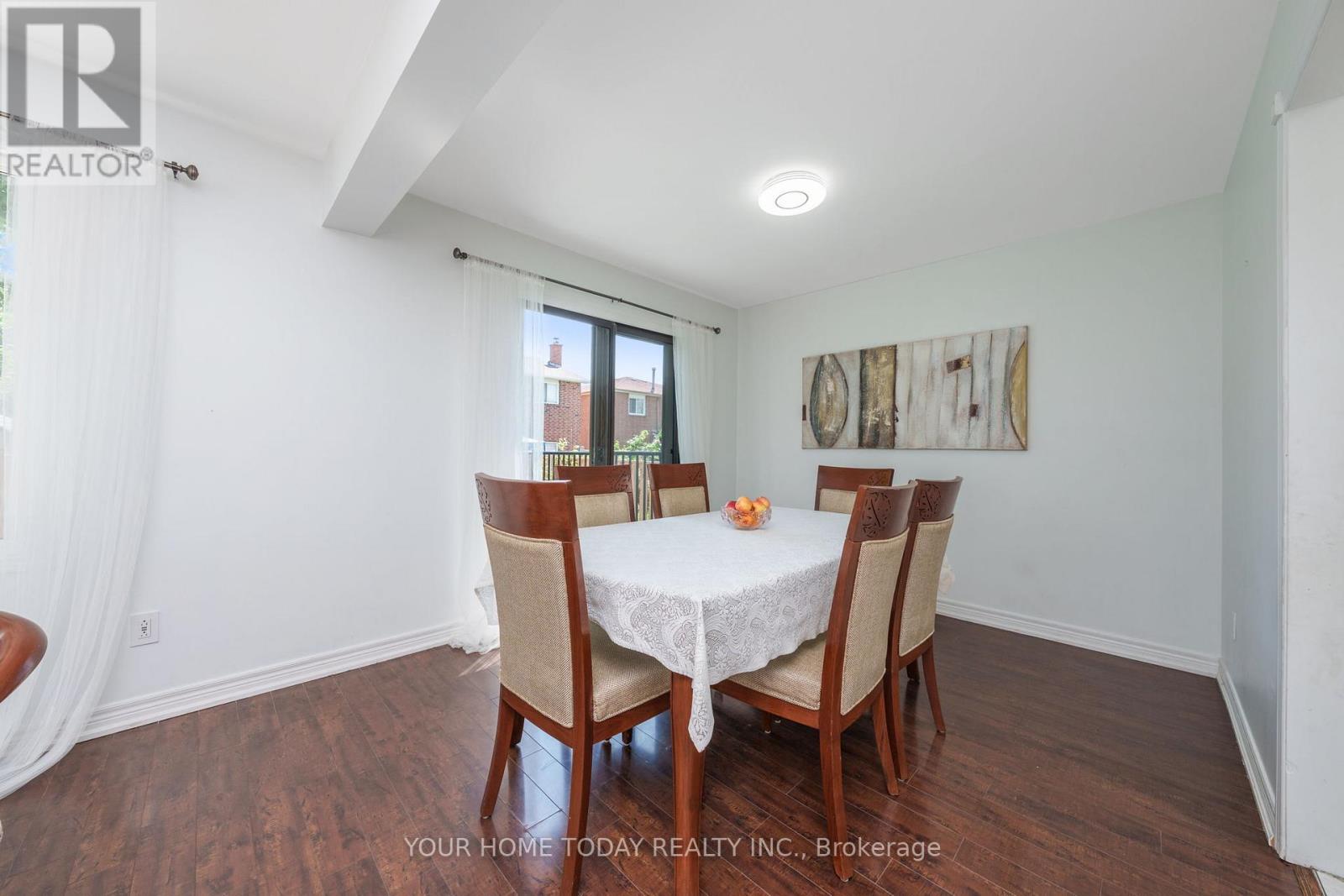 18 Alabaster Drive, Brampton, Ontario  L6V 4E4 - Photo 7 - W12512968