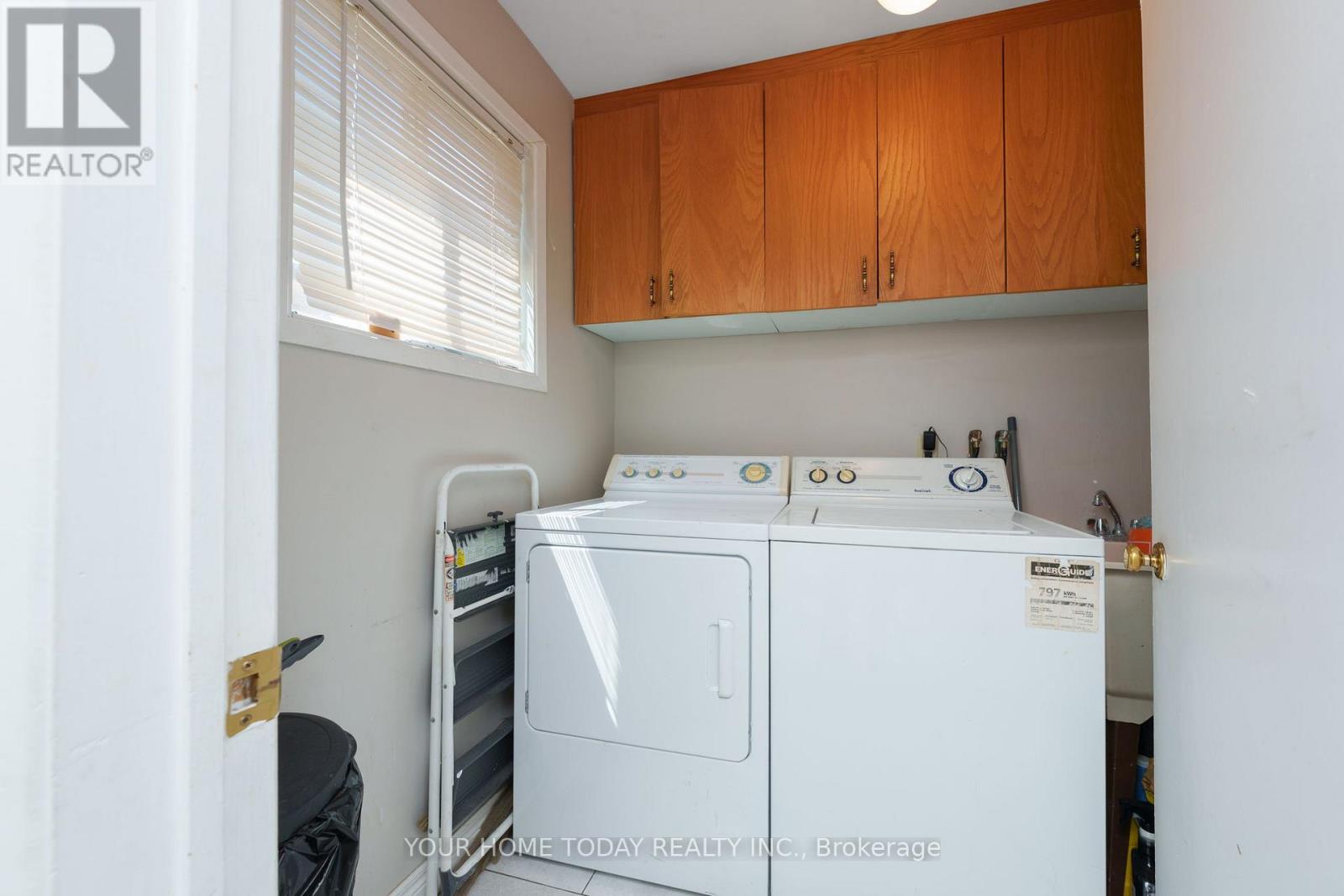 18 Alabaster Drive, Brampton, Ontario  L6V 4E4 - Photo 8 - W12512968