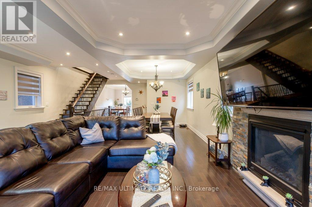 21 Thornton Avenue, Toronto, Ontario  M6E 2E3 - Photo 12 - W12513000