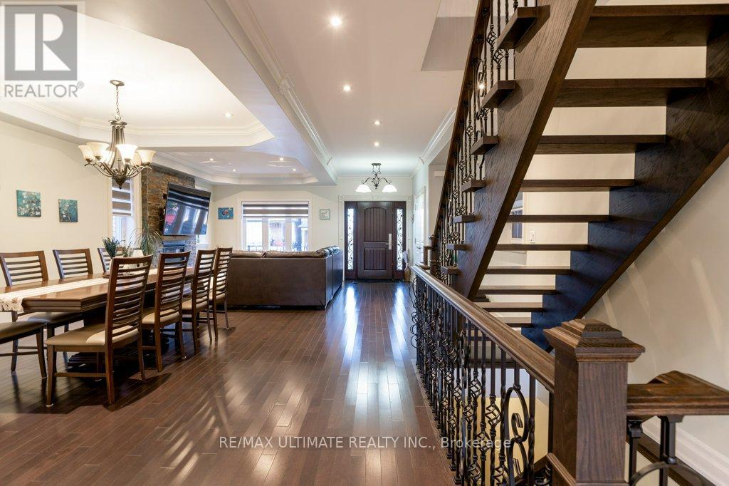 21 Thornton Avenue, Toronto, Ontario  M6E 2E3 - Photo 18 - W12513000