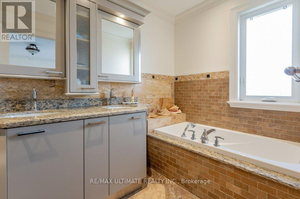 21 Thornton Avenue, Toronto, Ontario  M6E 2E3 - Photo 23 - W12513000