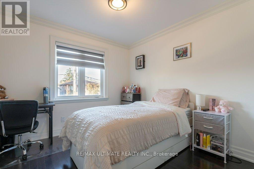21 Thornton Avenue, Toronto, Ontario  M6E 2E3 - Photo 27 - W12513000