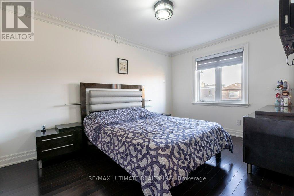 21 Thornton Avenue, Toronto, Ontario  M6E 2E3 - Photo 28 - W12513000