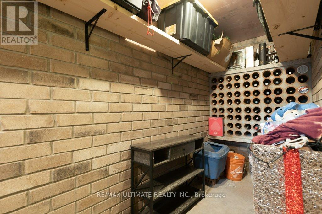 21 Thornton Avenue, Toronto, Ontario  M6E 2E3 - Photo 32 - W12513000