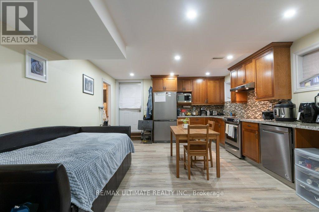 21 Thornton Avenue, Toronto, Ontario  M6E 2E3 - Photo 33 - W12513000