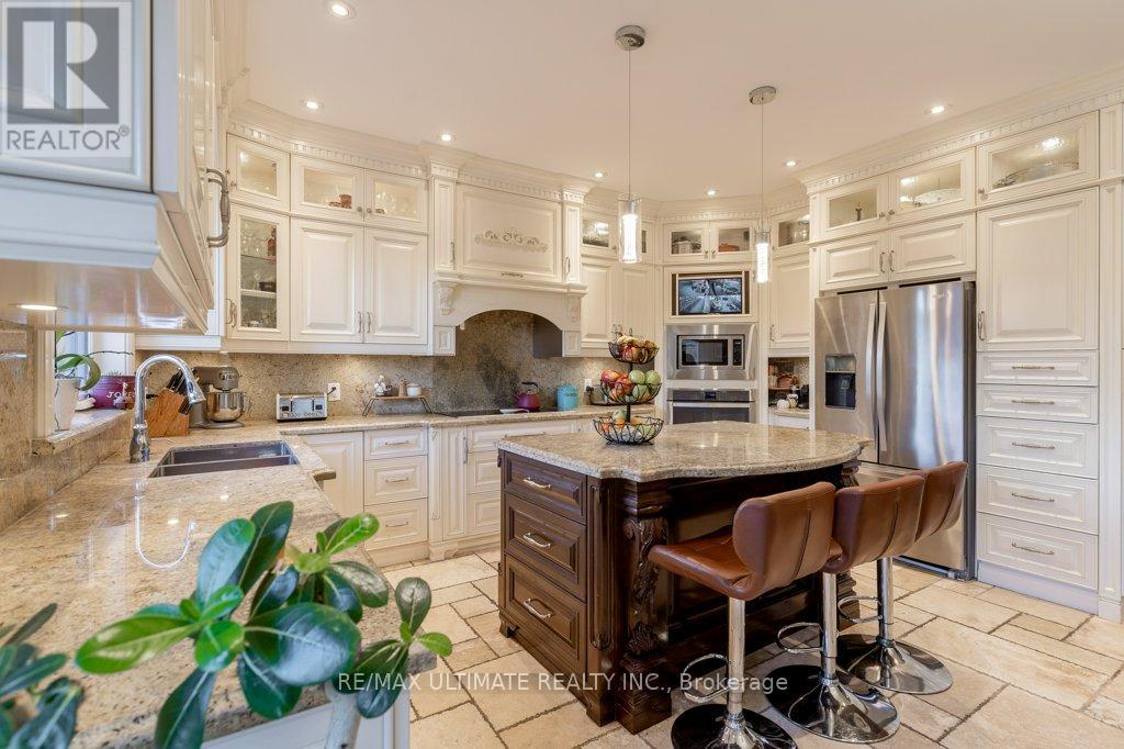 21 Thornton Avenue, Toronto, Ontario  M6E 2E3 - Photo 4 - W12513000