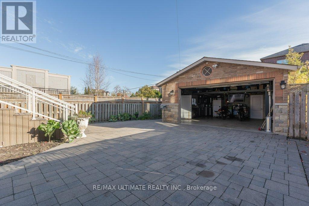 21 Thornton Avenue, Toronto, Ontario  M6E 2E3 - Photo 40 - W12513000