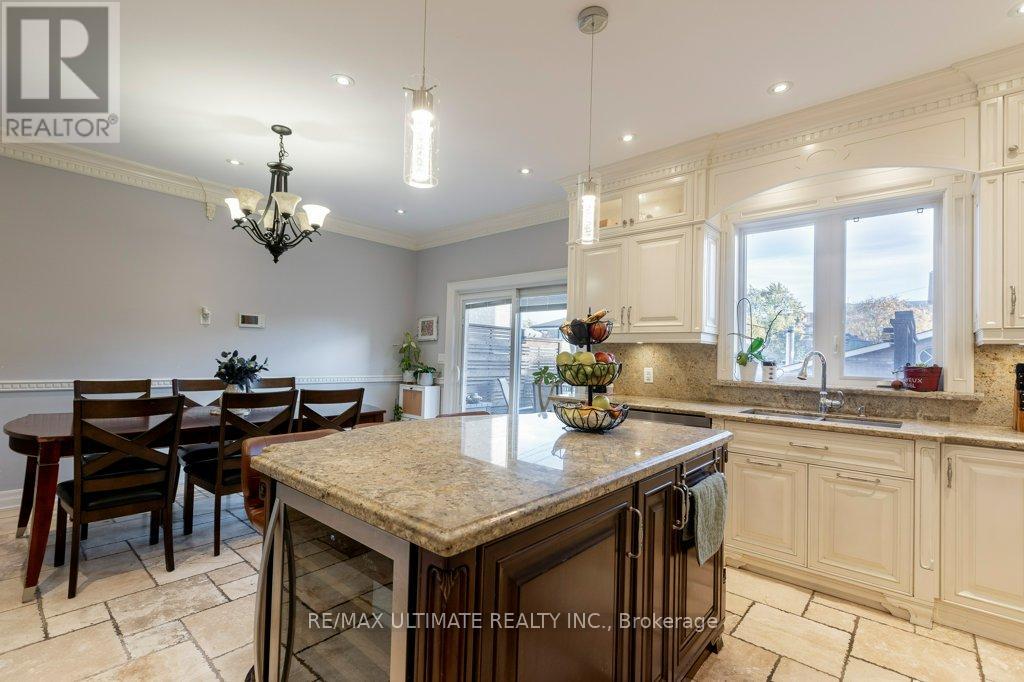 21 Thornton Avenue, Toronto, Ontario  M6E 2E3 - Photo 7 - W12513000