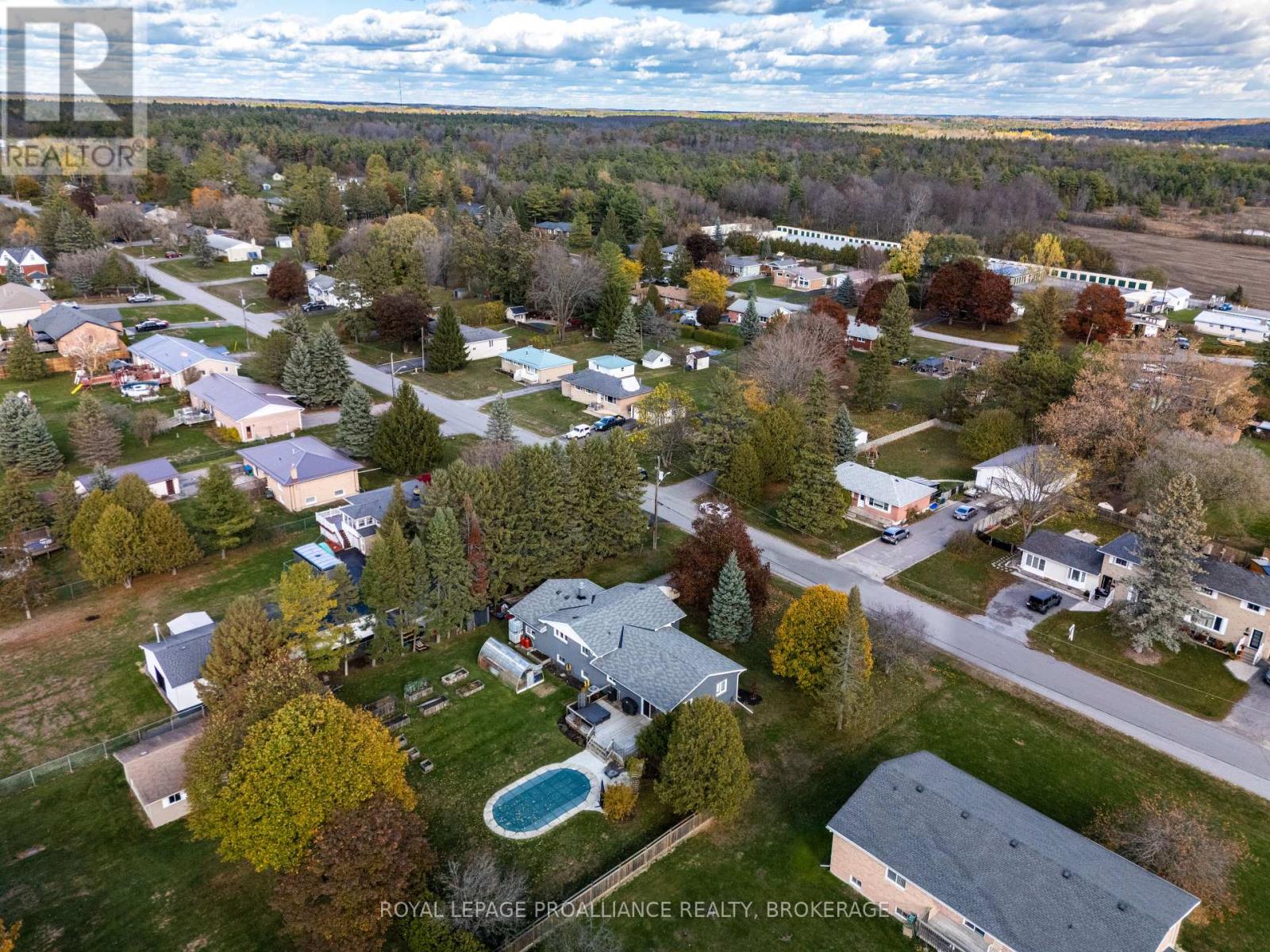 1415 Mildred Street, Kingston (City North Of 401), Ontario  K7L 4V4 - Photo 11 - X12513144