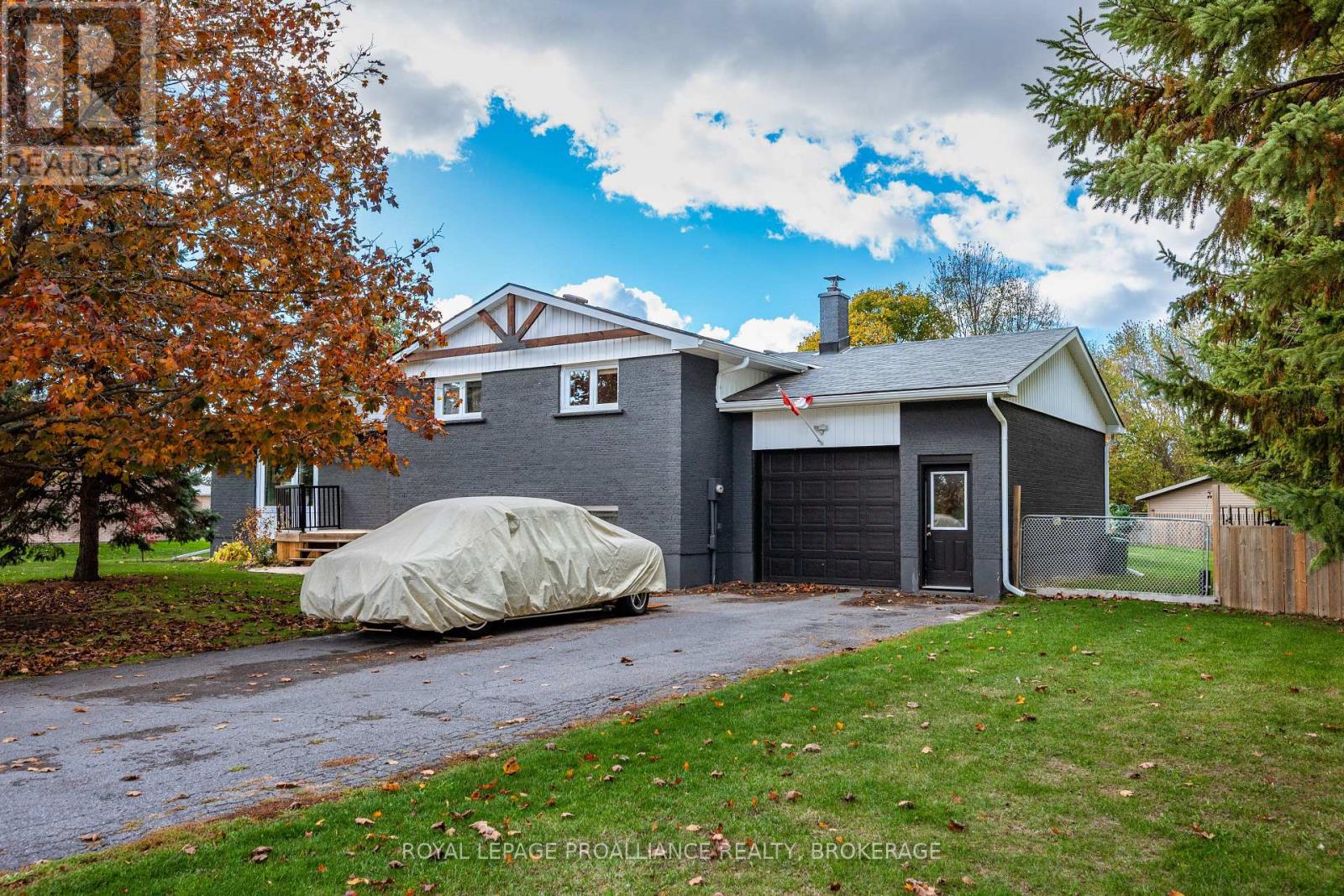 1415 Mildred Street, Kingston (City North Of 401), Ontario  K7L 4V4 - Photo 2 - X12513144