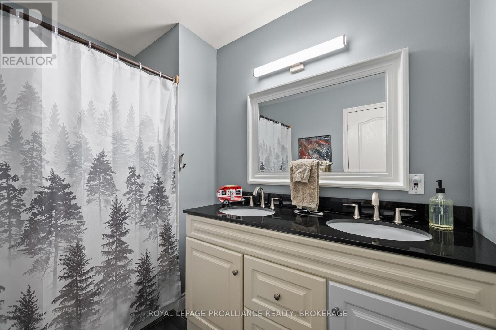 1415 Mildred Street, Kingston (City North Of 401), Ontario  K7L 4V4 - Photo 28 - X12513144