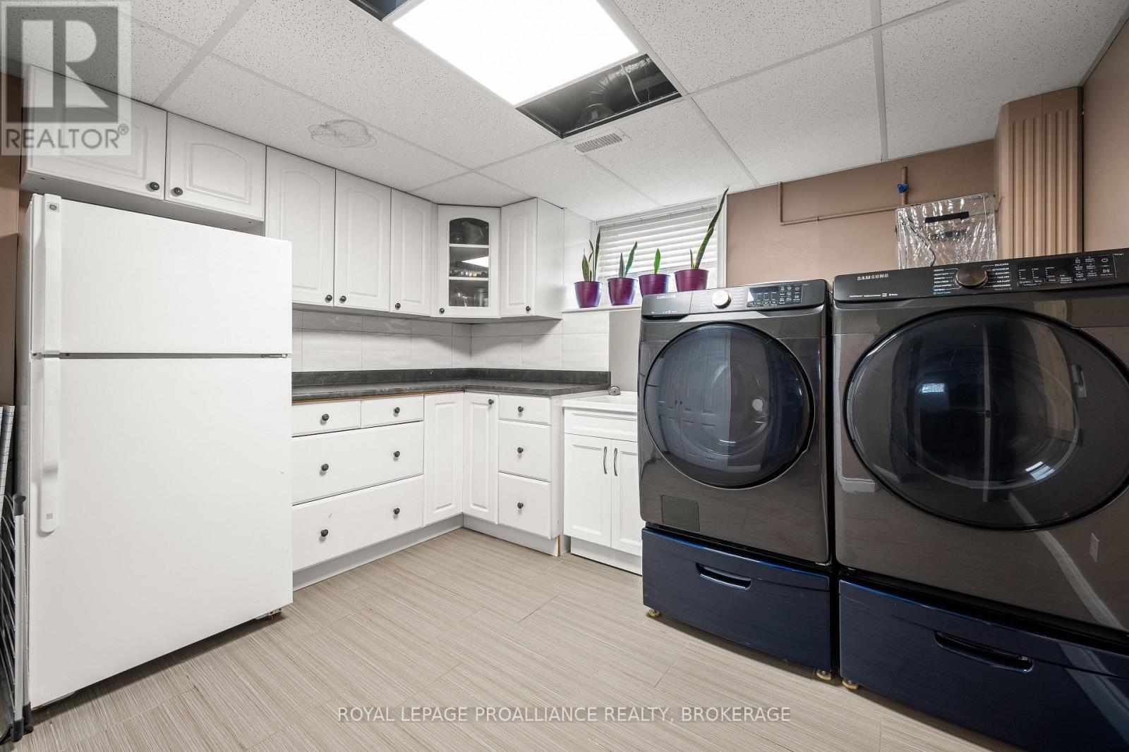 1415 Mildred Street, Kingston (City North Of 401), Ontario  K7L 4V4 - Photo 35 - X12513144