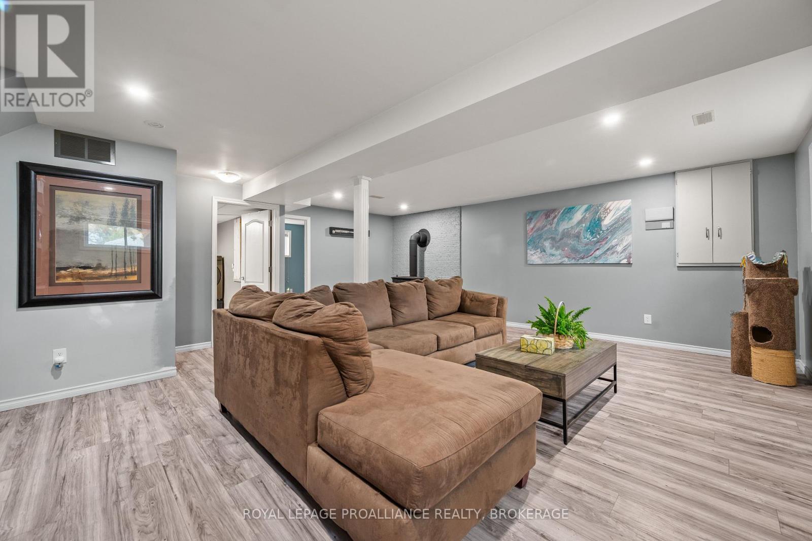 1415 Mildred Street, Kingston (City North Of 401), Ontario  K7L 4V4 - Photo 37 - X12513144