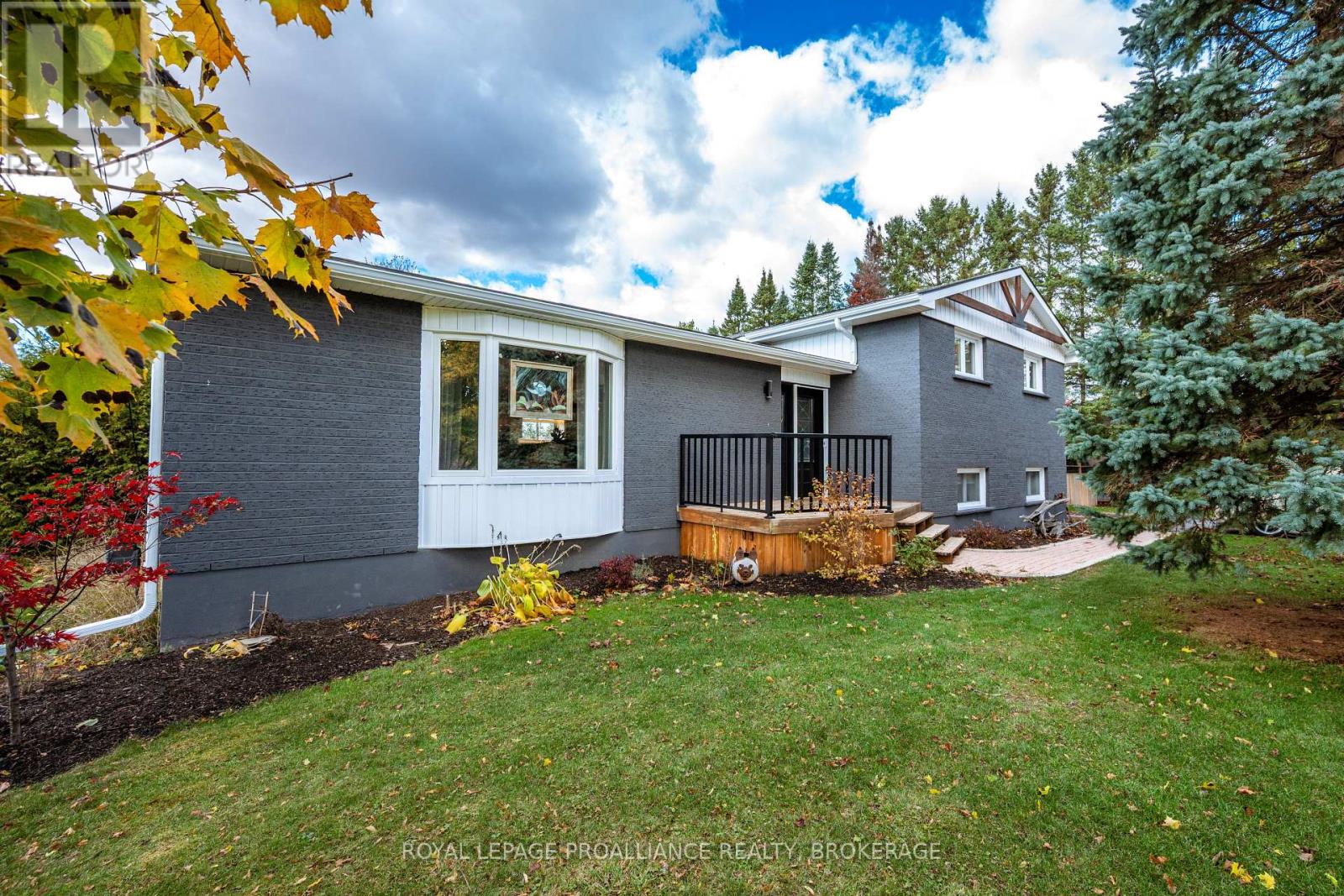 1415 Mildred Street, Kingston (City North Of 401), Ontario  K7L 4V4 - Photo 4 - X12513144