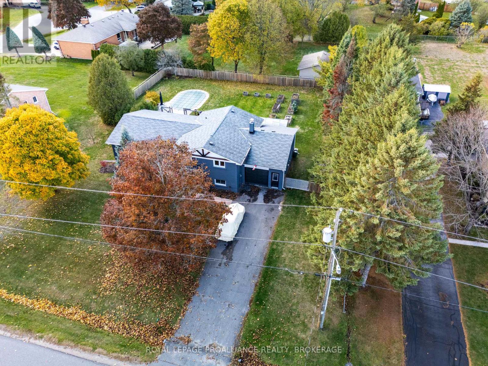 1415 Mildred Street, Kingston (City North Of 401), Ontario  K7L 4V4 - Photo 9 - X12513144