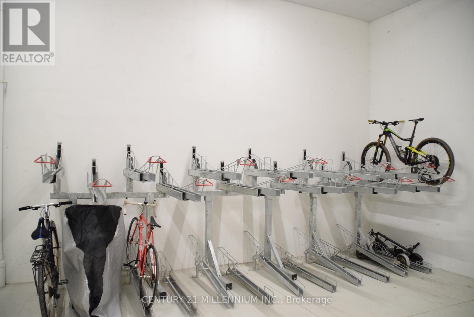 810 - 405 Dundas Street W, Oakville, Ontario  L6M 5P9 - Photo 20 - W12360876