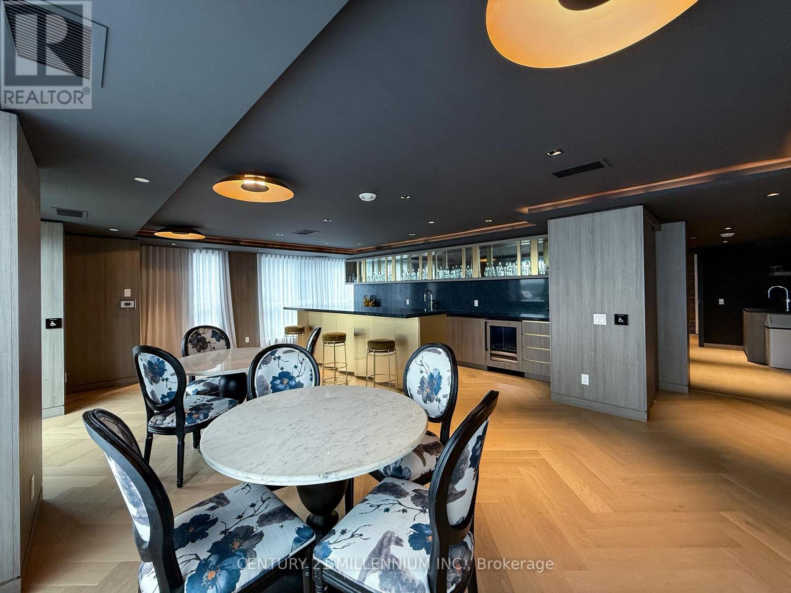 810 - 405 Dundas Street W, Oakville, Ontario  L6M 5P9 - Photo 36 - W12360876