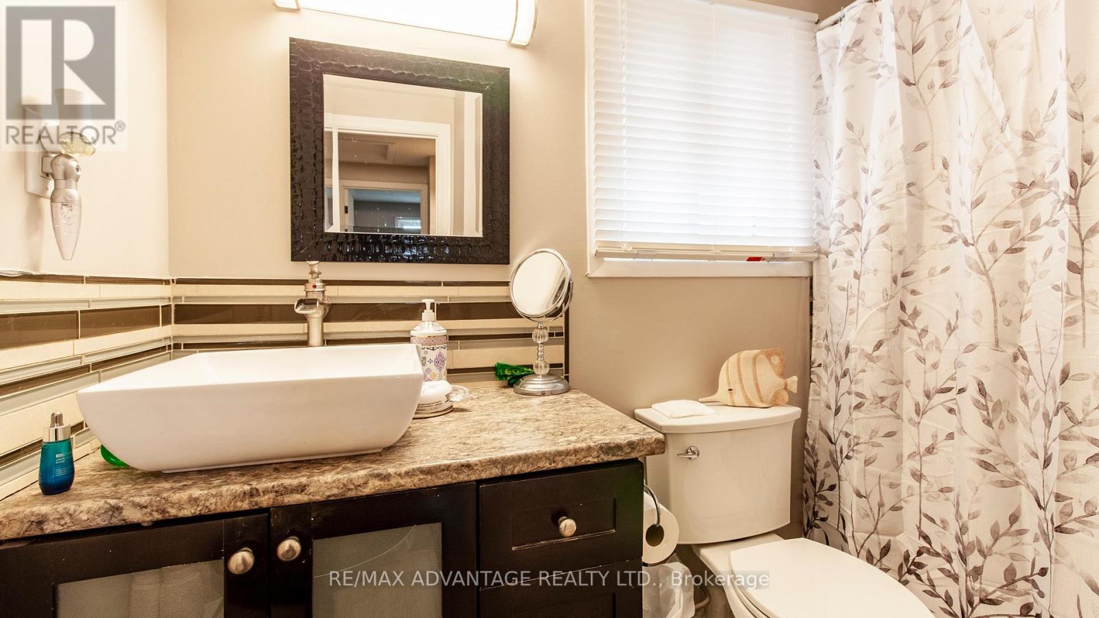 419 Ferndale Avenue, London South, Ontario  N6C 2Y9 - Photo 13 - X12513106