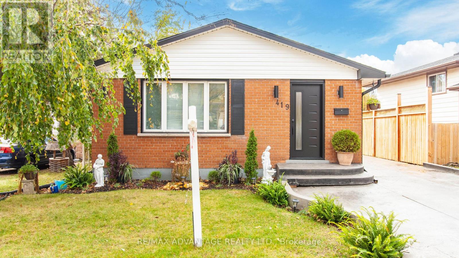 419 Ferndale Avenue, London South, Ontario  N6C 2Y9 - Photo 2 - X12513106