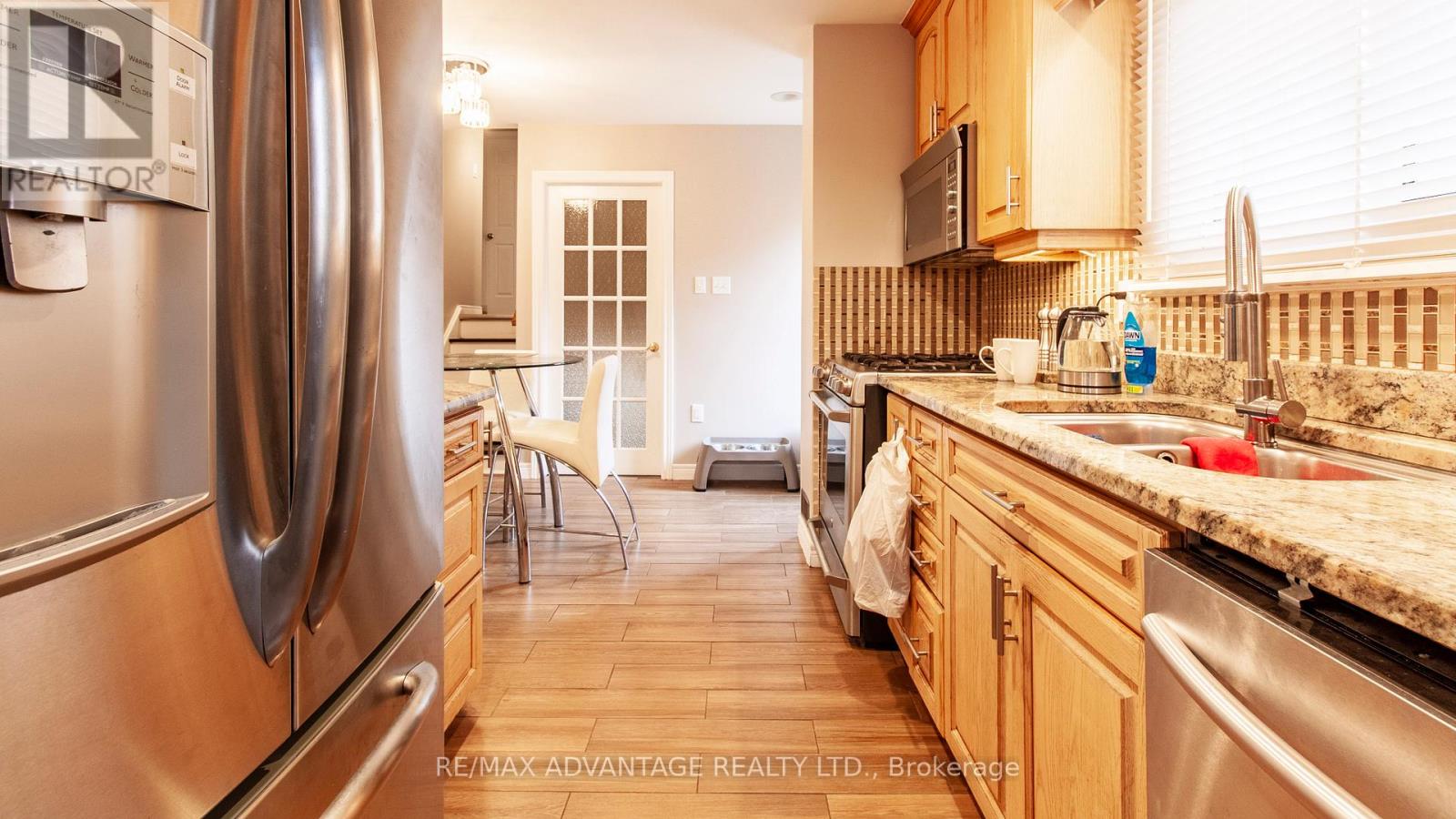 419 Ferndale Avenue, London South, Ontario  N6C 2Y9 - Photo 4 - X12513106