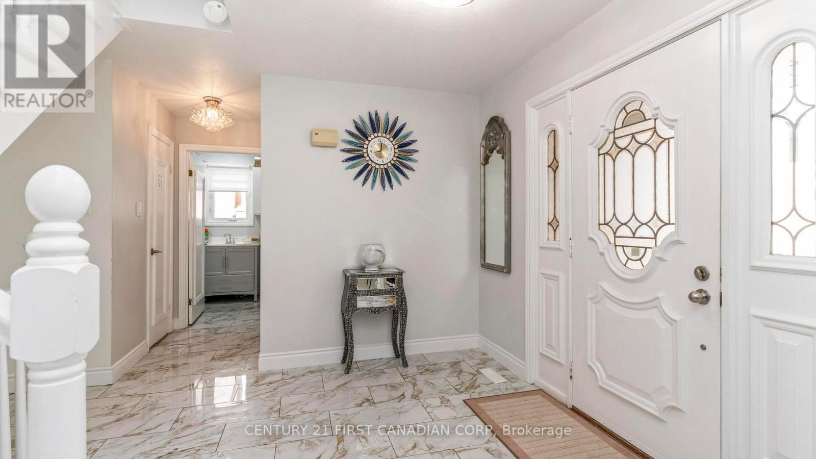 35 Hummingbird Crescent, London South, Ontario  N6J 4M3 - Photo 5 - X12513154