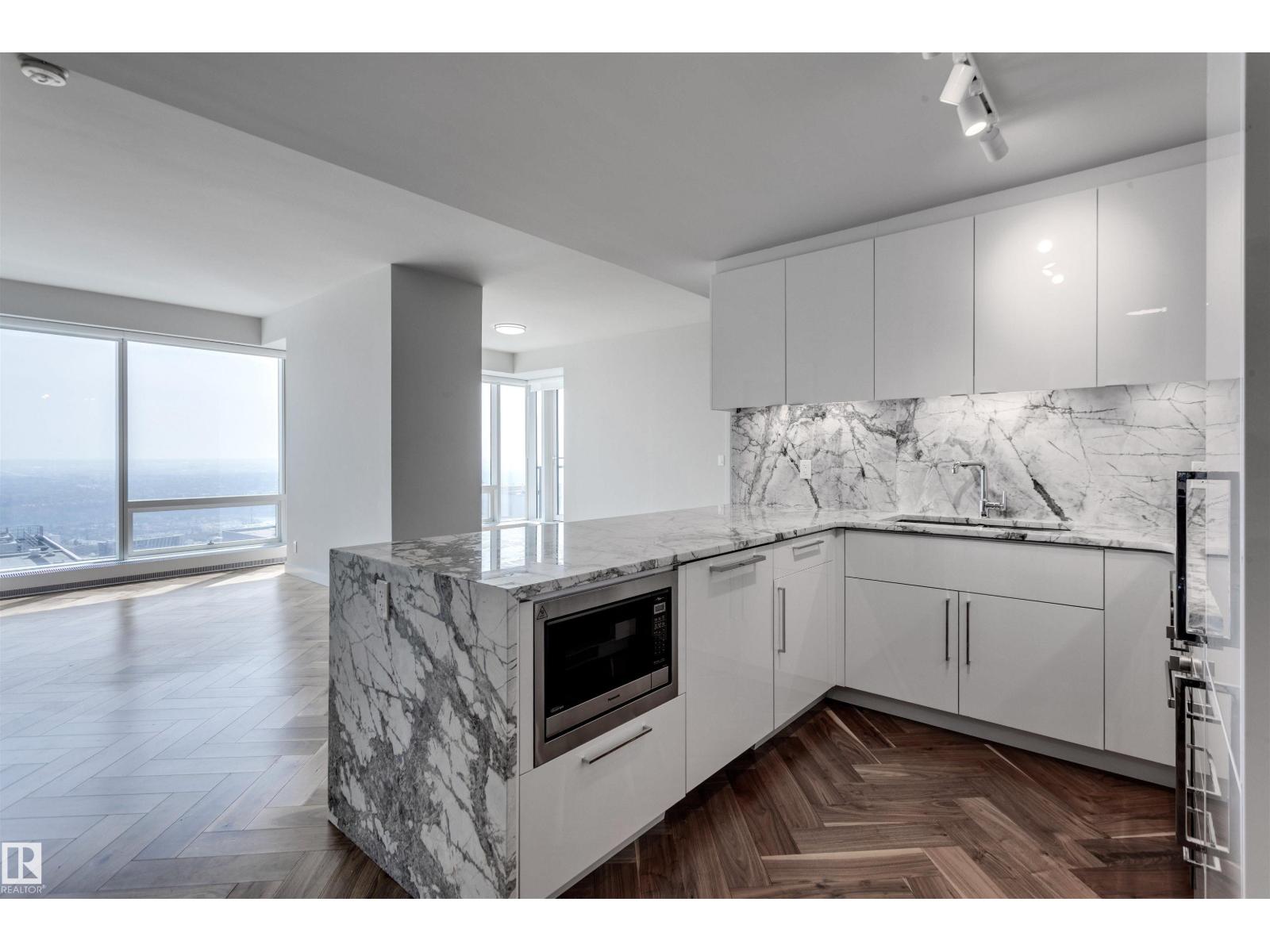 #4104 10360 102 St Nw, Edmonton, Alberta  T5J 0K6 - Photo 2 - E4464787