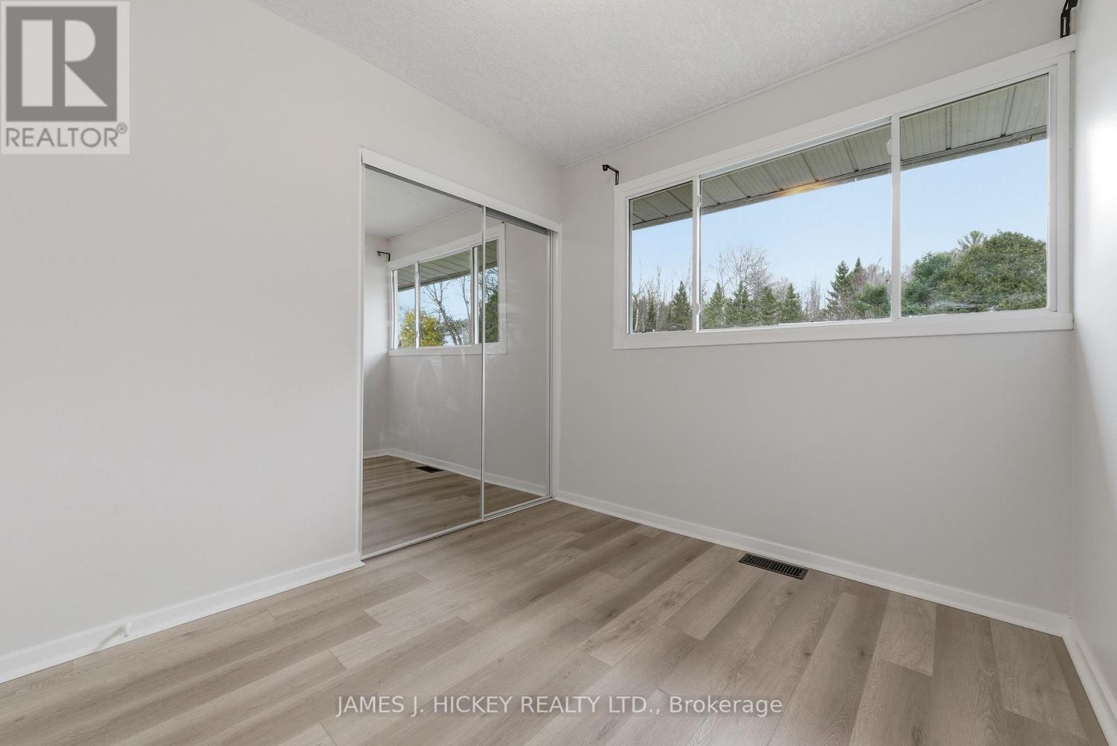 56 Beach Avenue, Deep River, Ontario K0J 1P0 - Photo 13 - X12513076