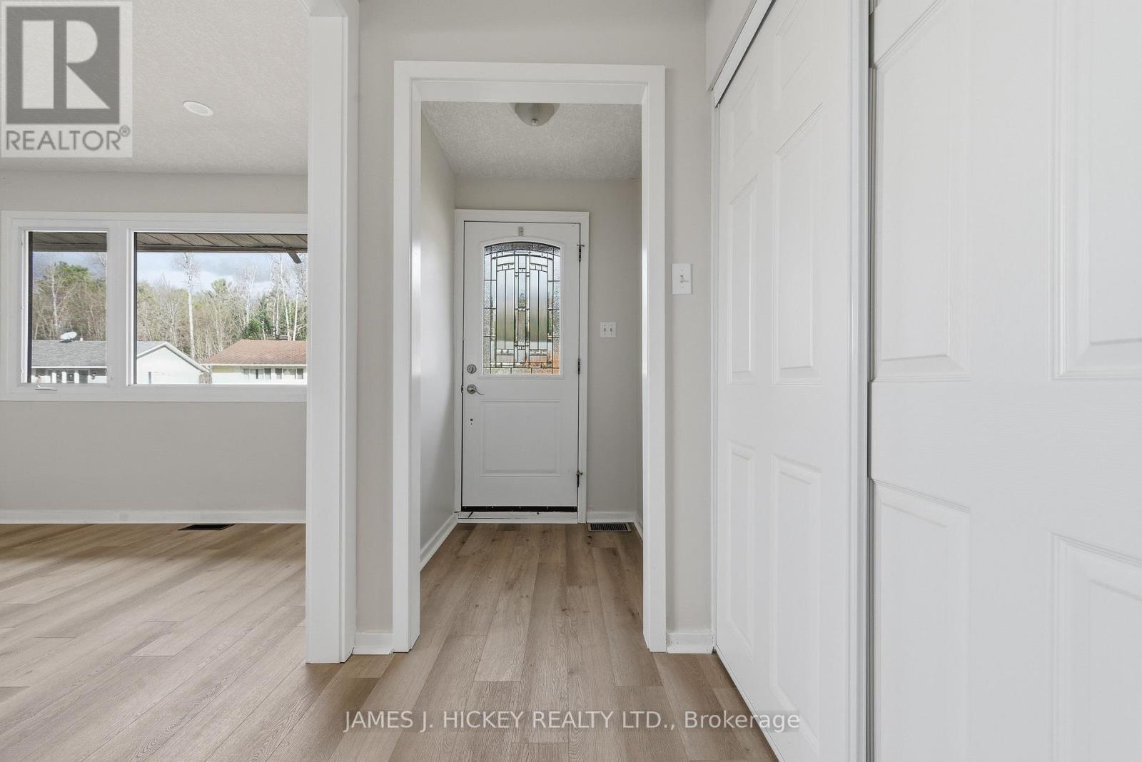 56 Beach Avenue, Deep River, Ontario K0J 1P0 - Photo 2 - X12513076