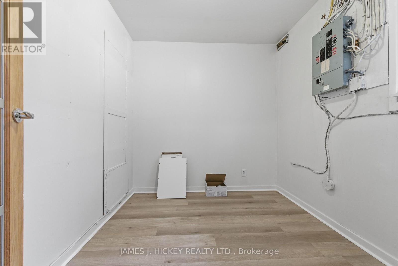 56 Beach Avenue, Deep River, Ontario K0J 1P0 - Photo 21 - X12513076