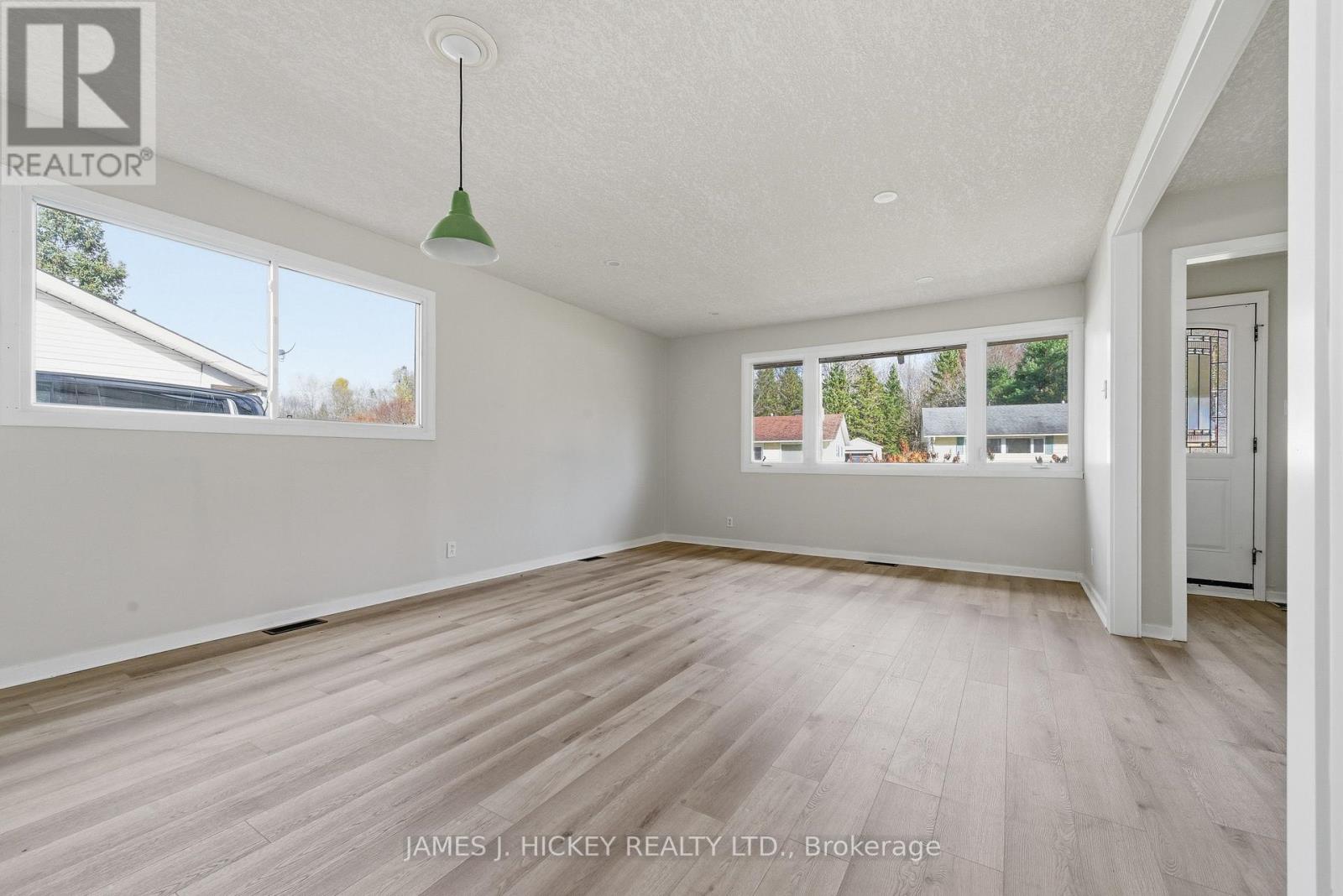 56 Beach Avenue, Deep River, Ontario K0J 1P0 - Photo 3 - X12513076