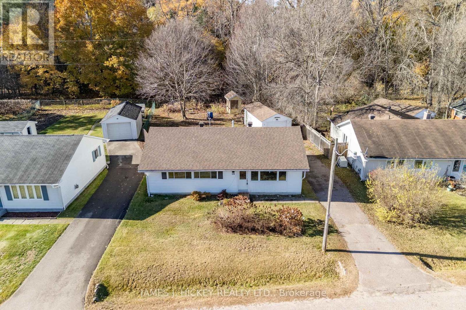 56 Beach Avenue, Deep River, Ontario K0J 1P0 - Photo 32 - X12513076