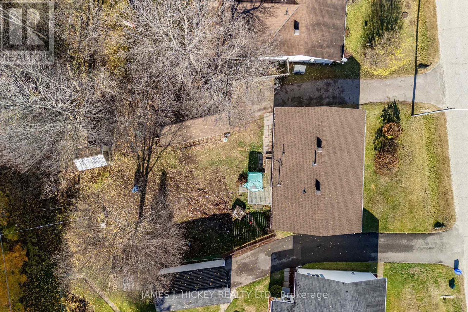 56 Beach Avenue, Deep River, Ontario K0J 1P0 - Photo 33 - X12513076