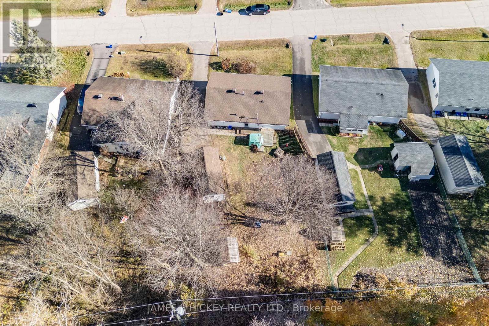 56 Beach Avenue, Deep River, Ontario K0J 1P0 - Photo 34 - X12513076