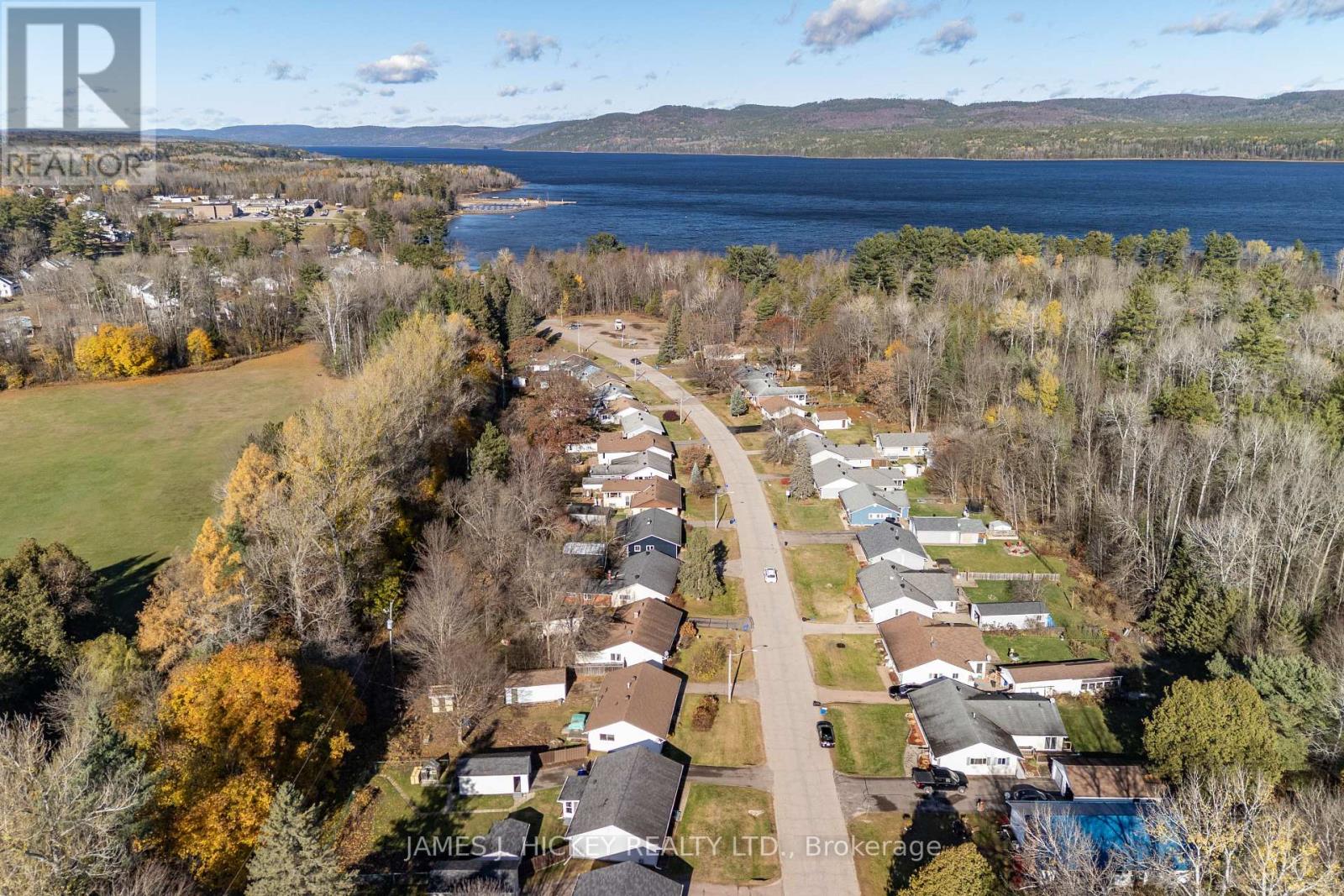 56 Beach Avenue, Deep River, Ontario K0J 1P0 - Photo 36 - X12513076