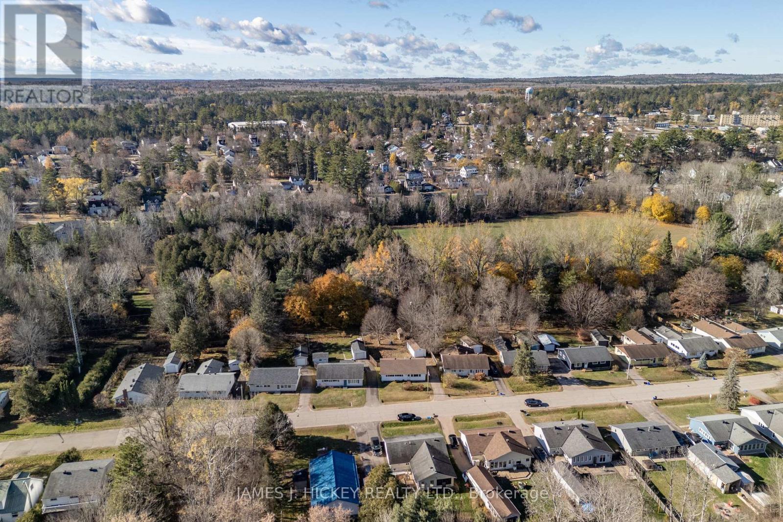 56 Beach Avenue, Deep River, Ontario K0J 1P0 - Photo 39 - X12513076