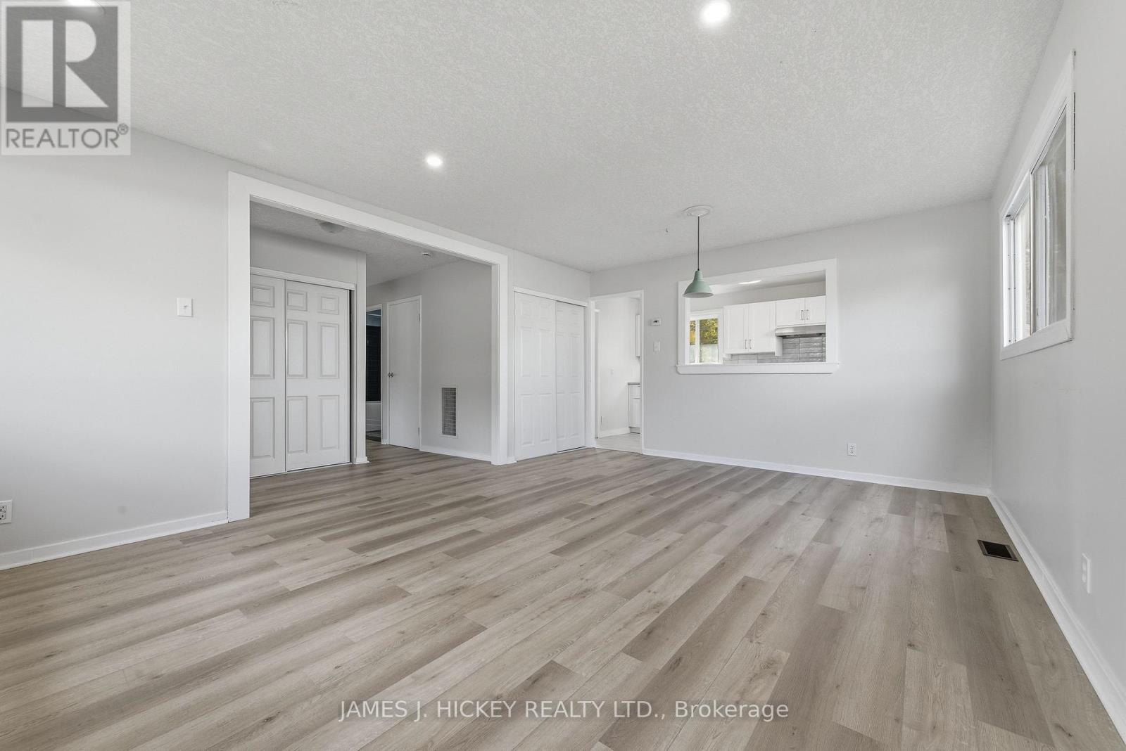 56 Beach Avenue, Deep River, Ontario K0J 1P0 - Photo 7 - X12513076