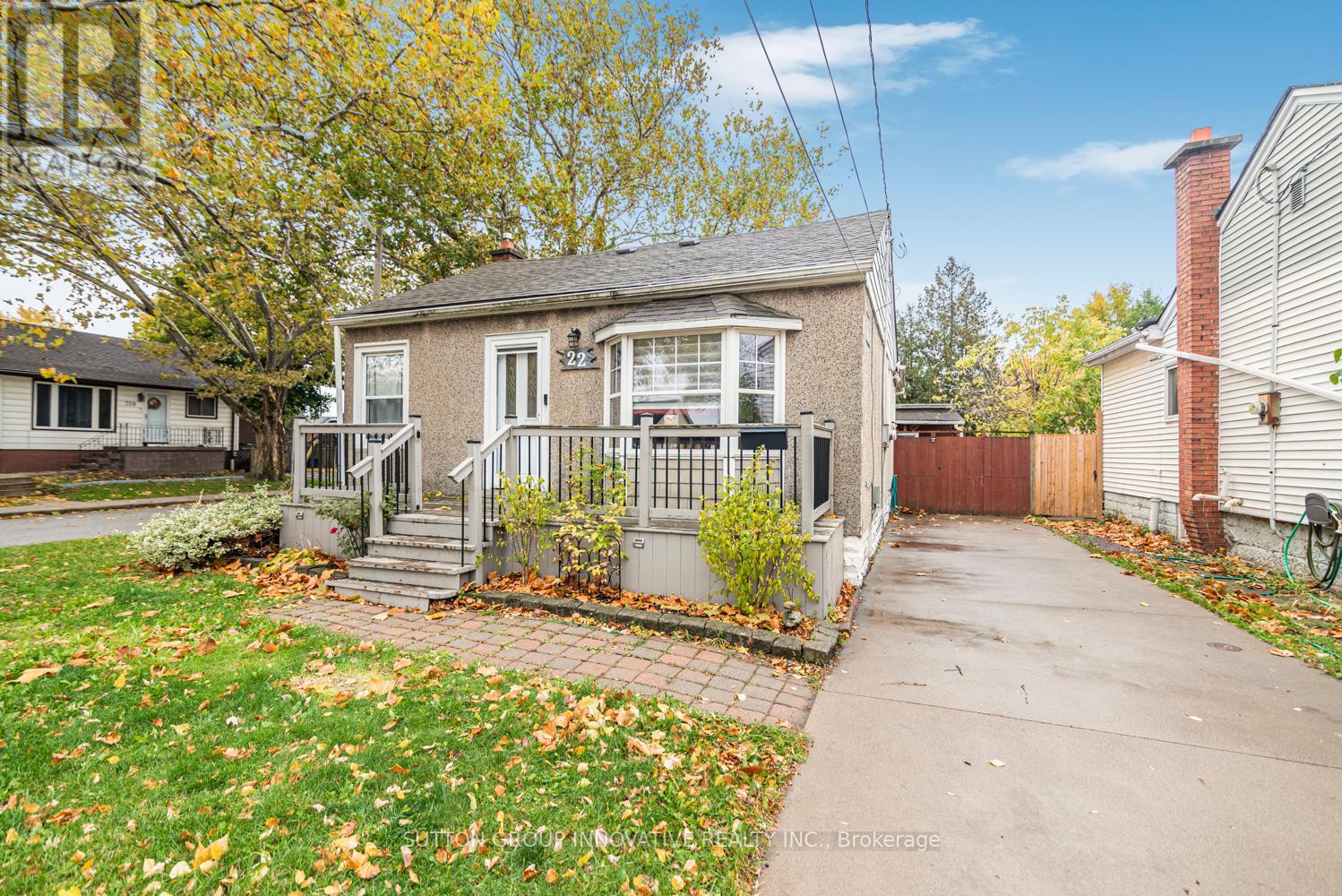 22 Mahony Avenue, Hamilton, Ontario  L8H 3C4 - Photo 2 - X12512874