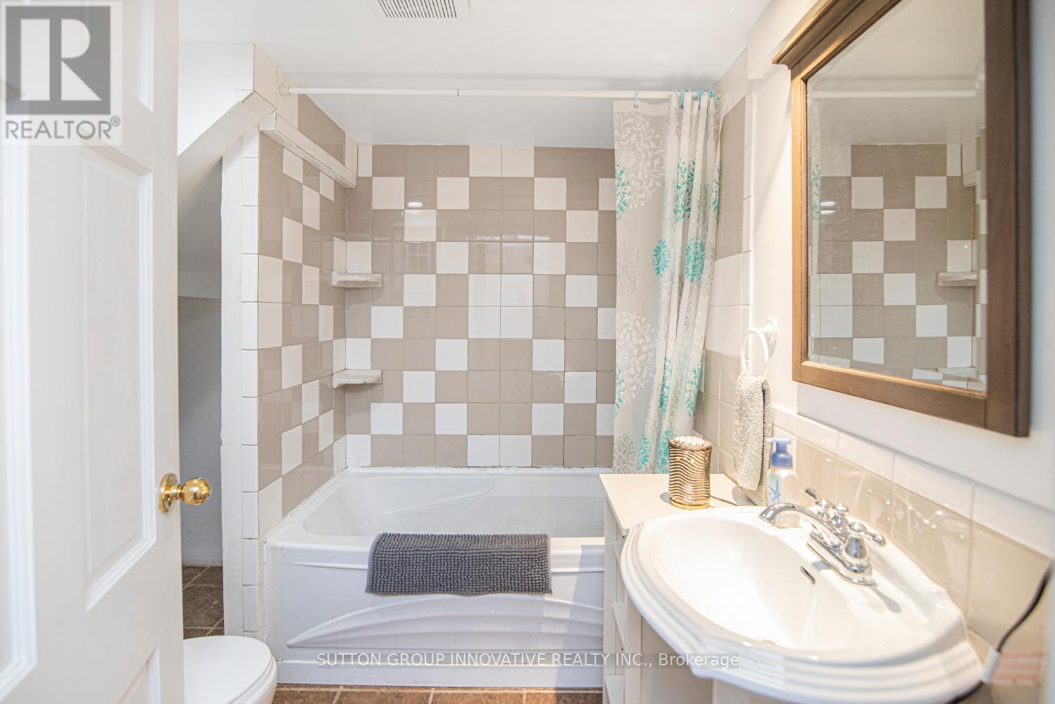 22 Mahony Avenue, Hamilton, Ontario  L8H 3C4 - Photo 23 - X12512874