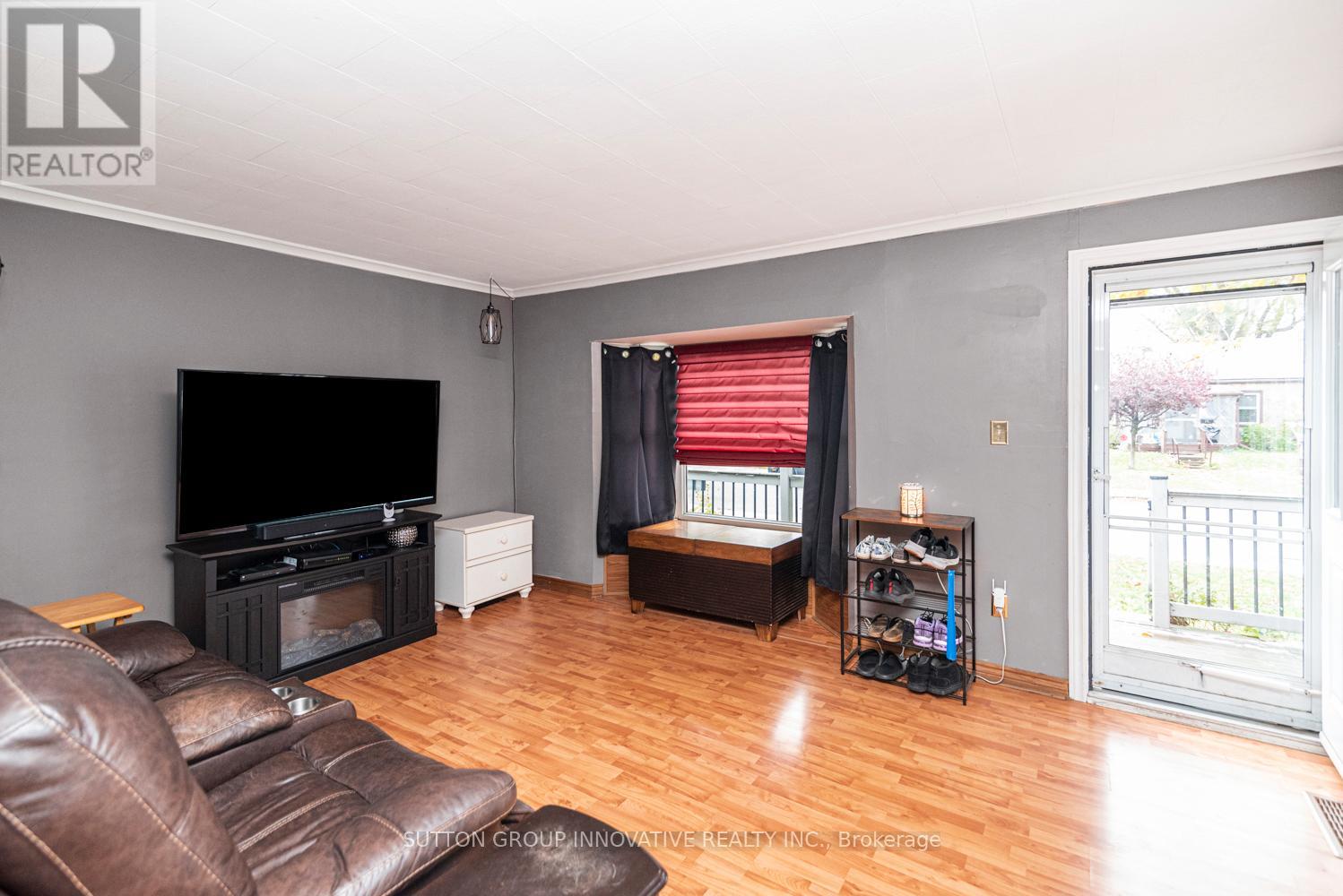 22 Mahony Avenue, Hamilton, Ontario  L8H 3C4 - Photo 4 - X12512874